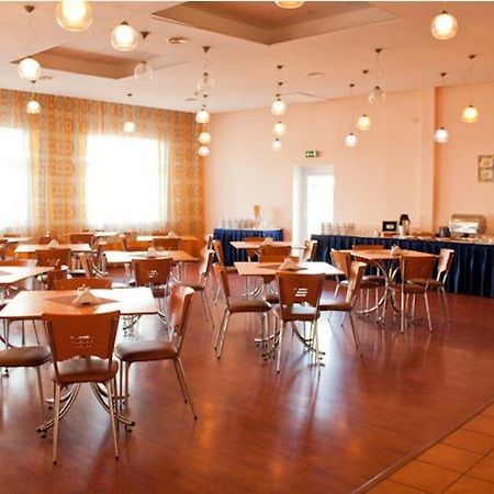Hotel Skanste Riga Bagian luar foto